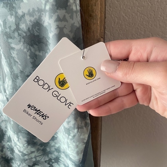 NWT BODY GLOVE women’s biker shorts tie dye - Picture 4 of 6